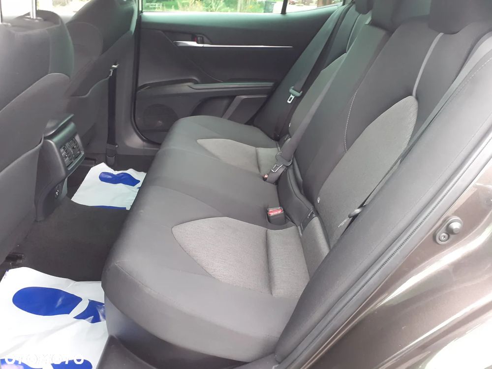 Toyota Camry - 24