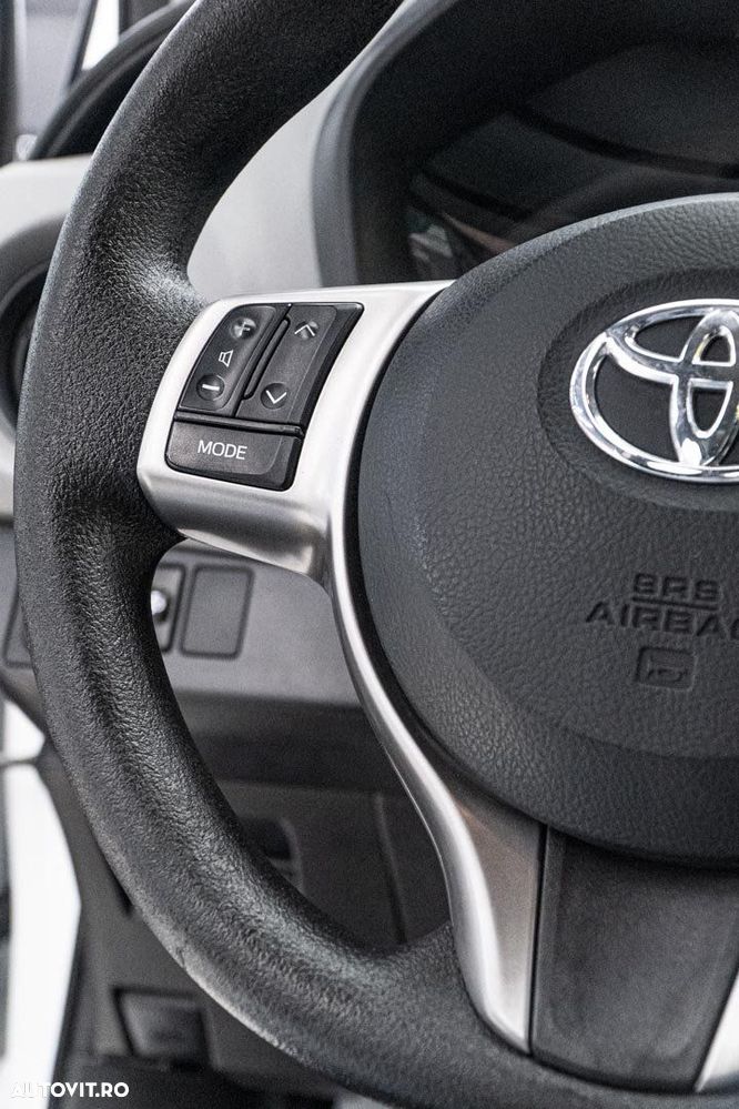 Toyota Yaris 1.0 L Eco - 15