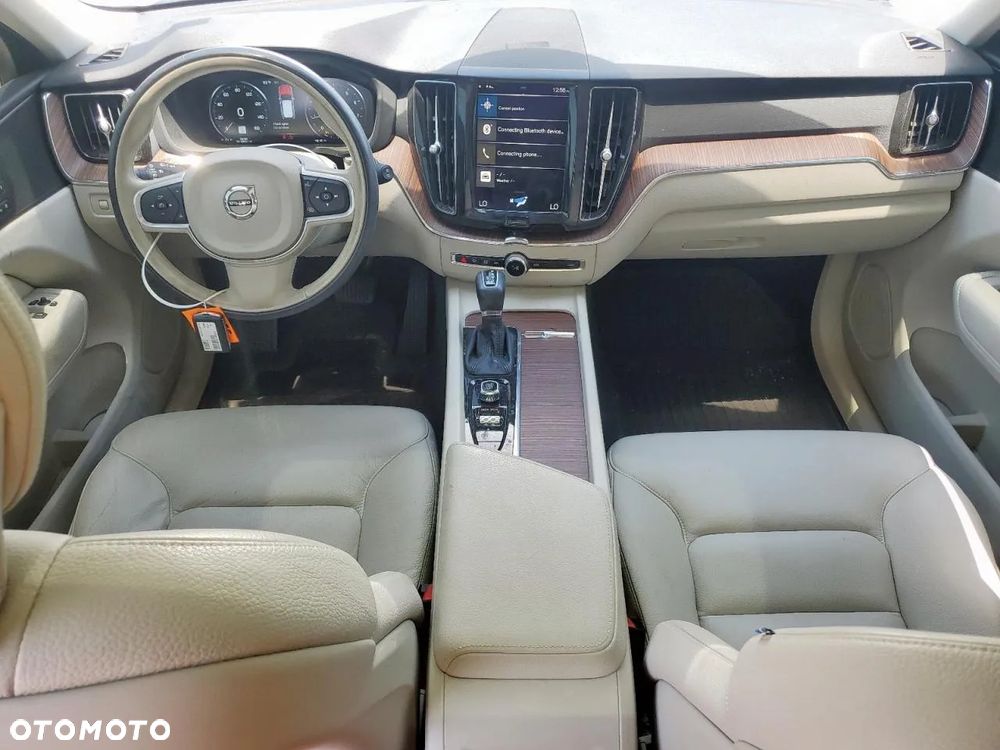 Volvo XC 60 T5 AWD Momentum - 9