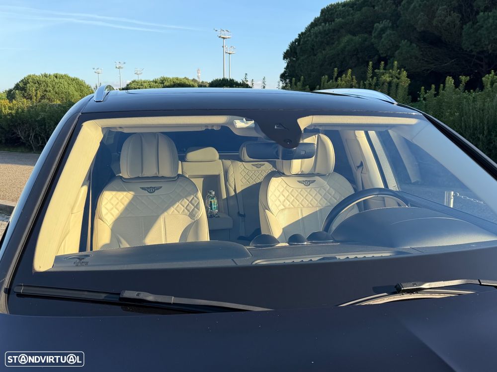 Bentley Bentayga Azure - 4