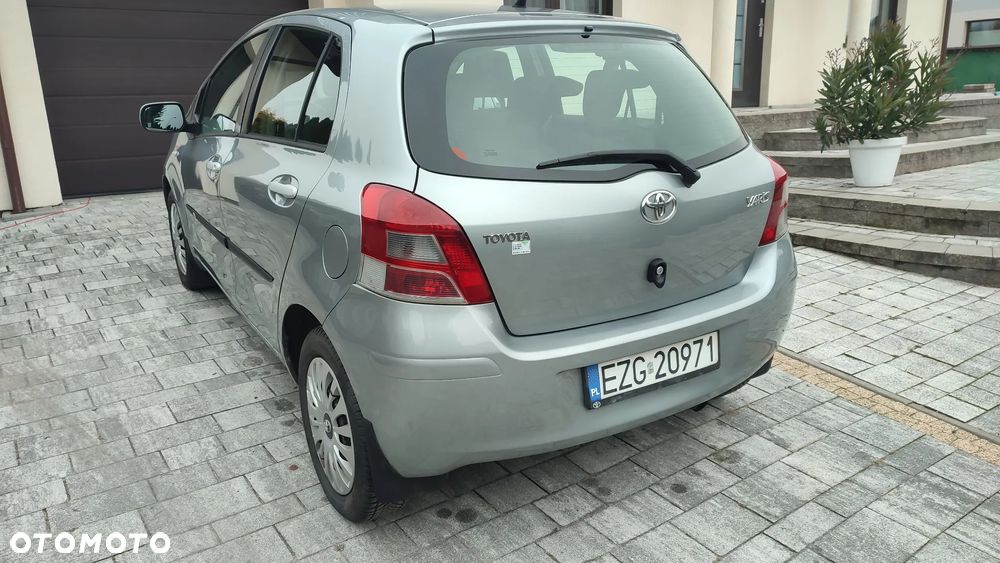 Toyota Yaris - 8