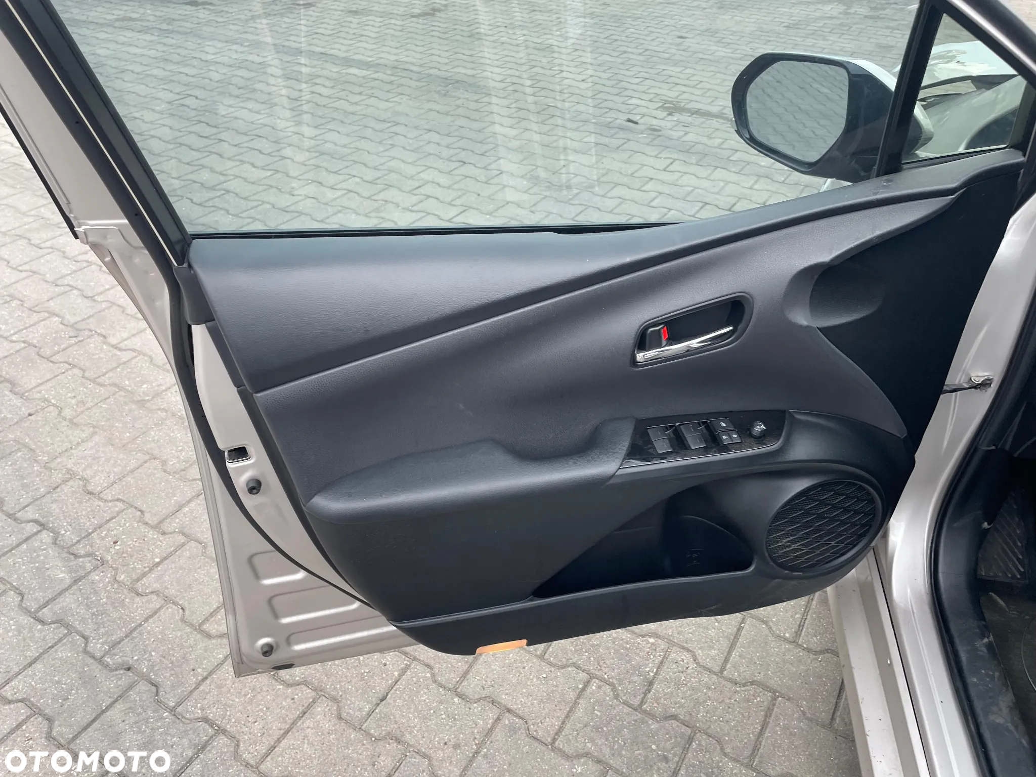 Toyota Prius Plug-in 1.8 Hybrid Executive - 15