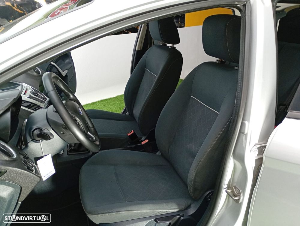Ford Fiesta 1.4 TDCI Titanium - 11