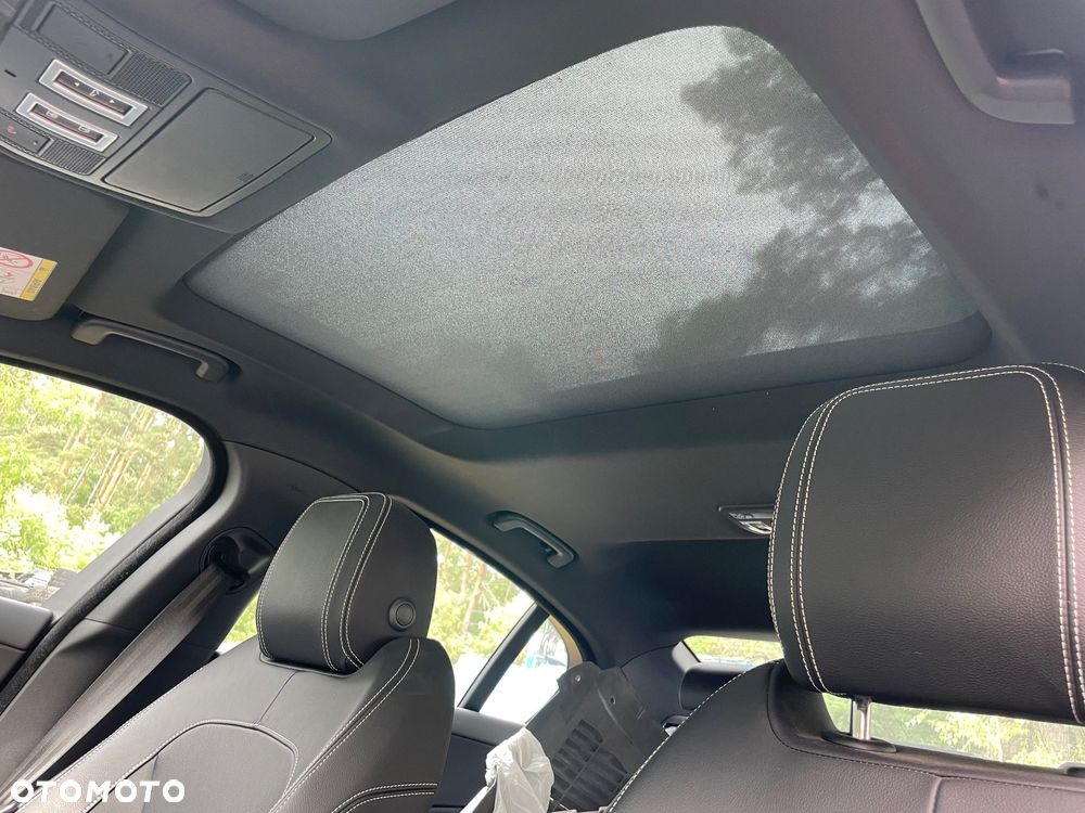 Jaguar XE 20d AWD R-Sport - 11