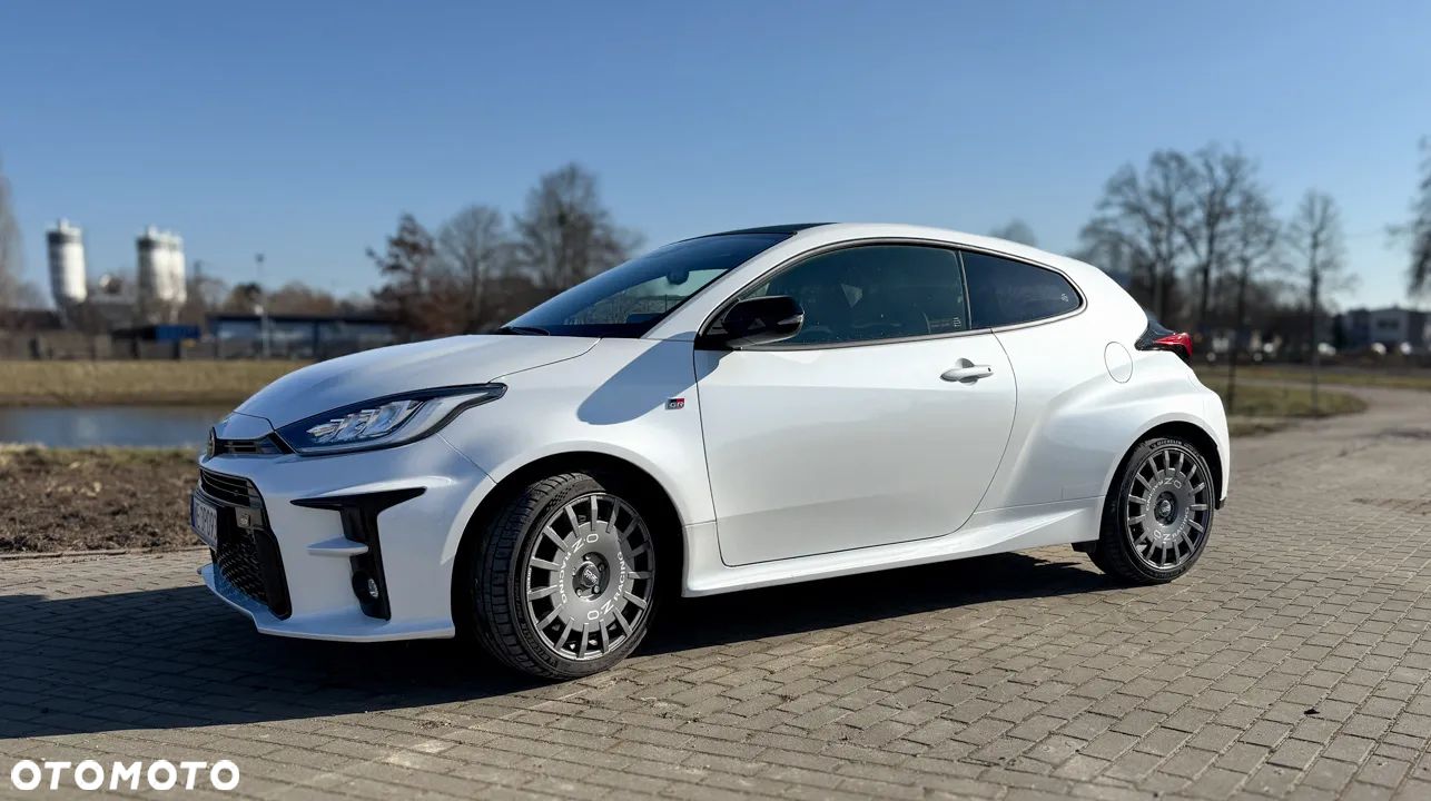 Toyota Yaris GR 1.6 Dynamic - 1