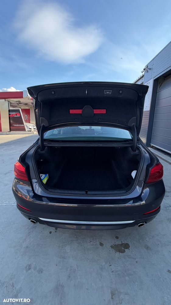 BMW Seria 5 520d Aut. Luxury Line - 15