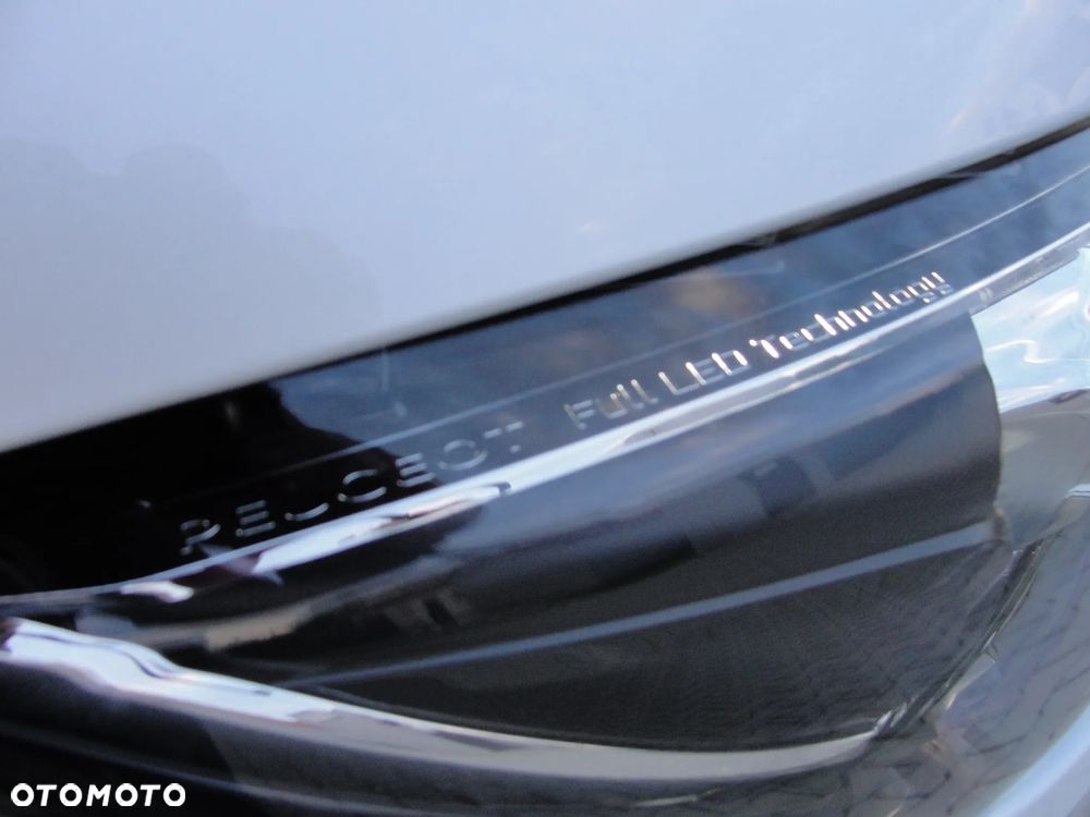 Peugeot 308 - 8