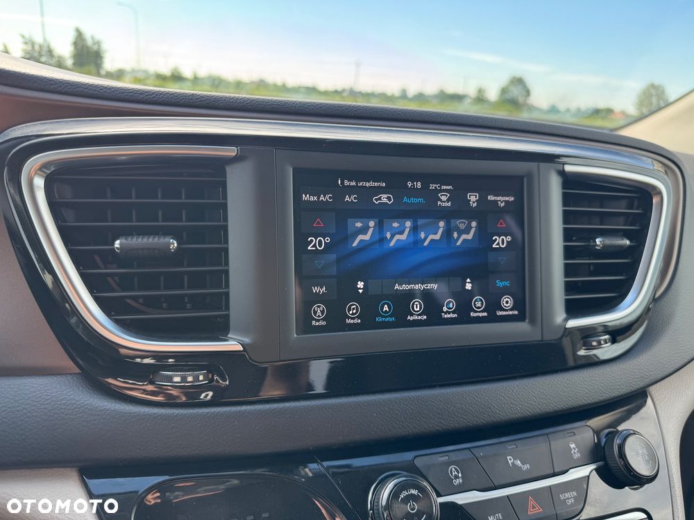 Chrysler Pacifica - 23