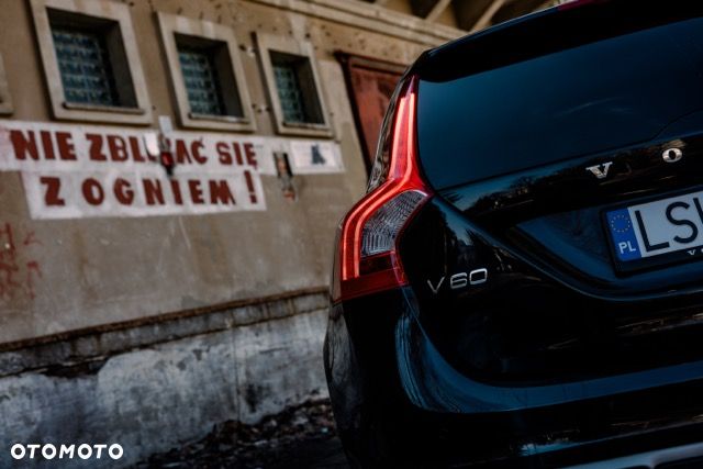 Volvo V60 D3 Geartronic R-Design - 5