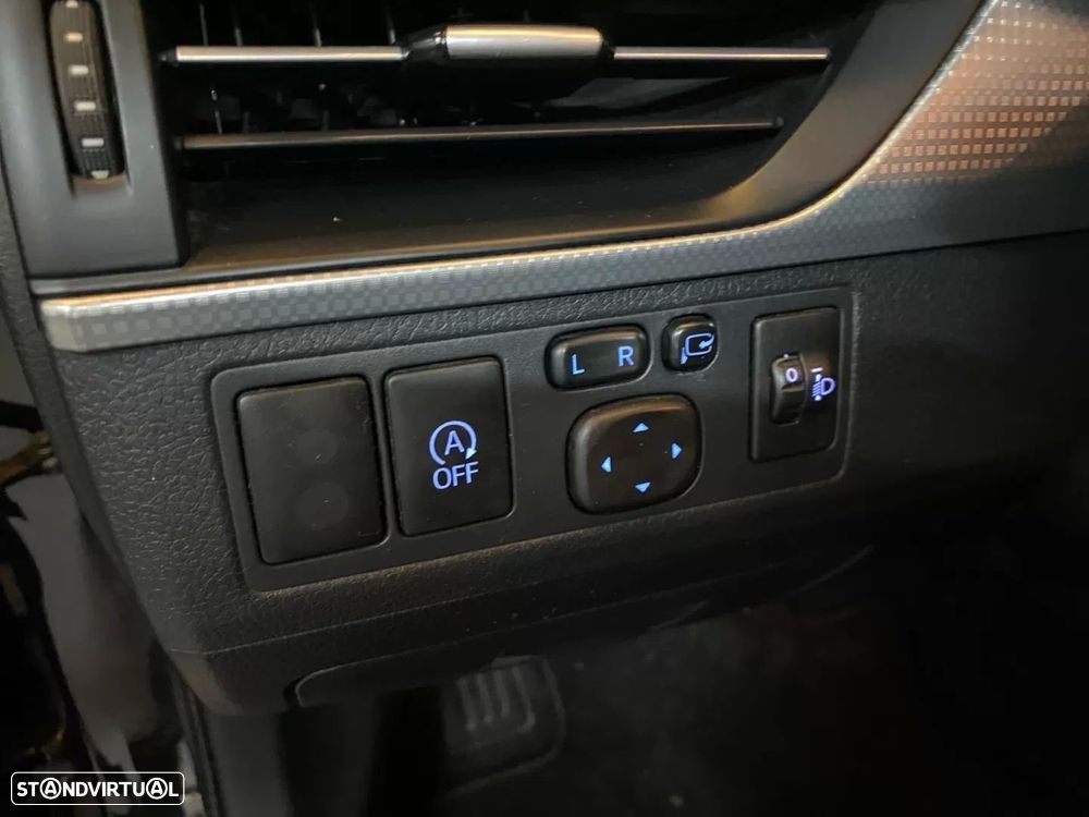 Toyota Avensis Touring Sports 2.0 D-4D Luxury+GPS - 16