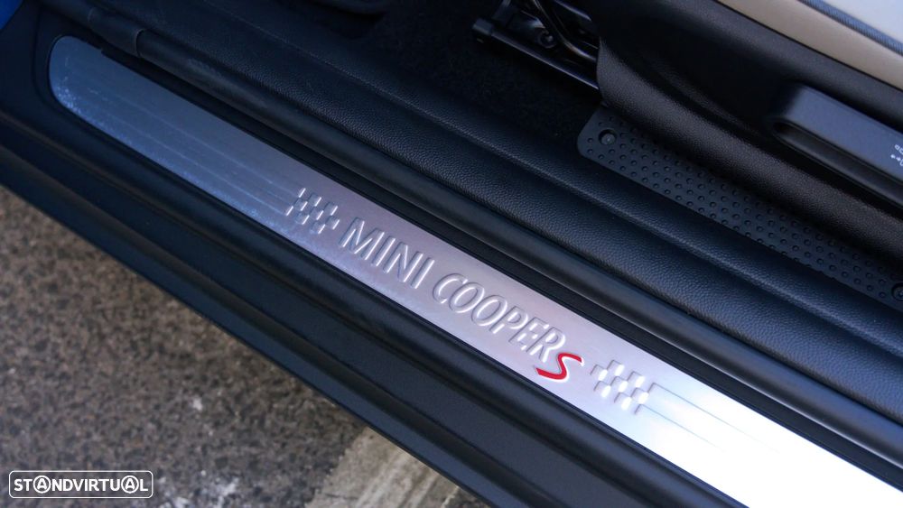 MINI Cabrio Cooper S Premium Classic Auto - 55