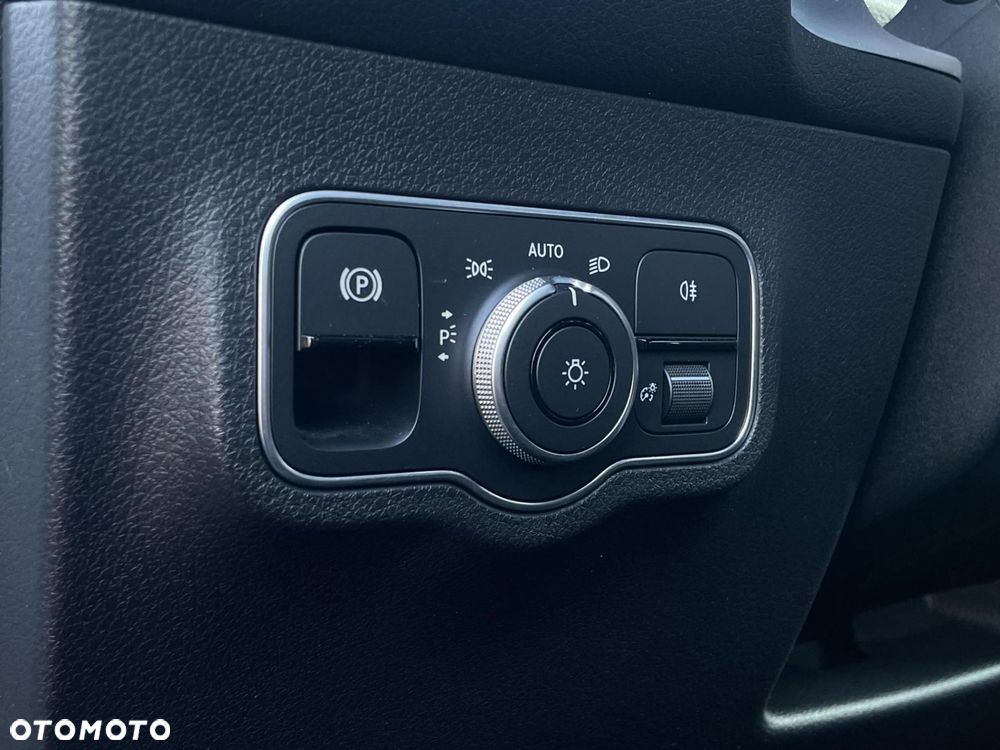 Mercedes-Benz GLB - 23