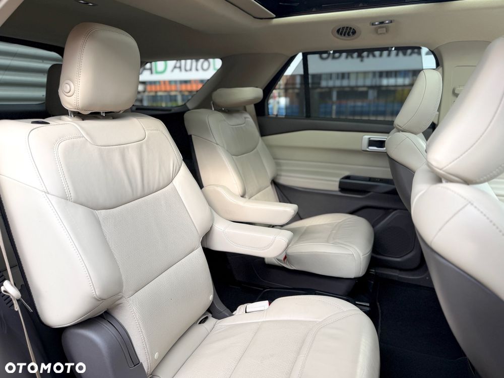 Ford Explorer EcoBoost Plug-in Hybrid ST-LINE - 19