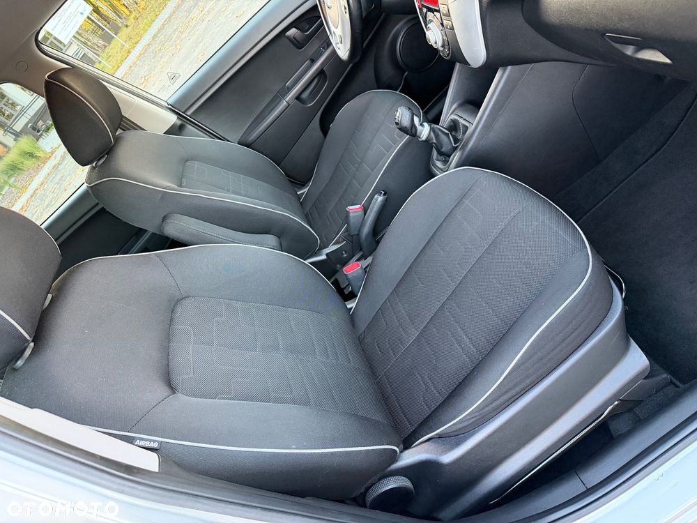 Kia Venga - 27