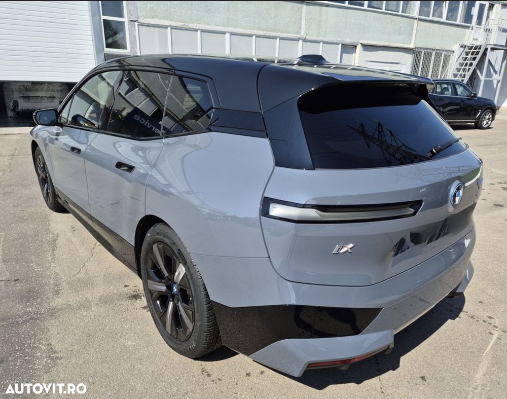 BMW iX - 2