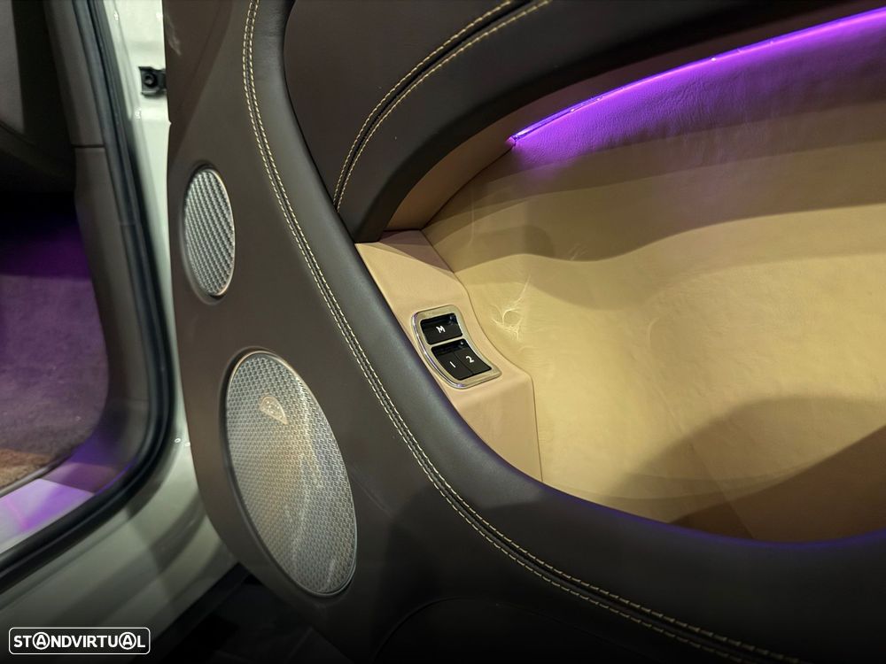 Bentley Bentayga Hybrid - 49