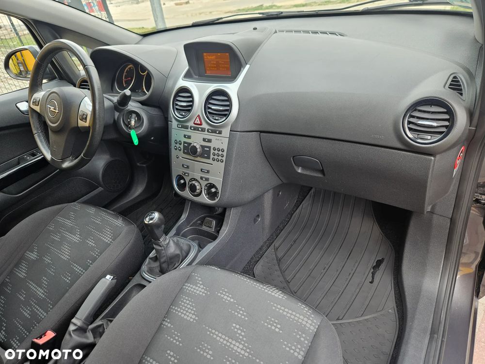 Opel Corsa 1.2 16V Essentia - 14