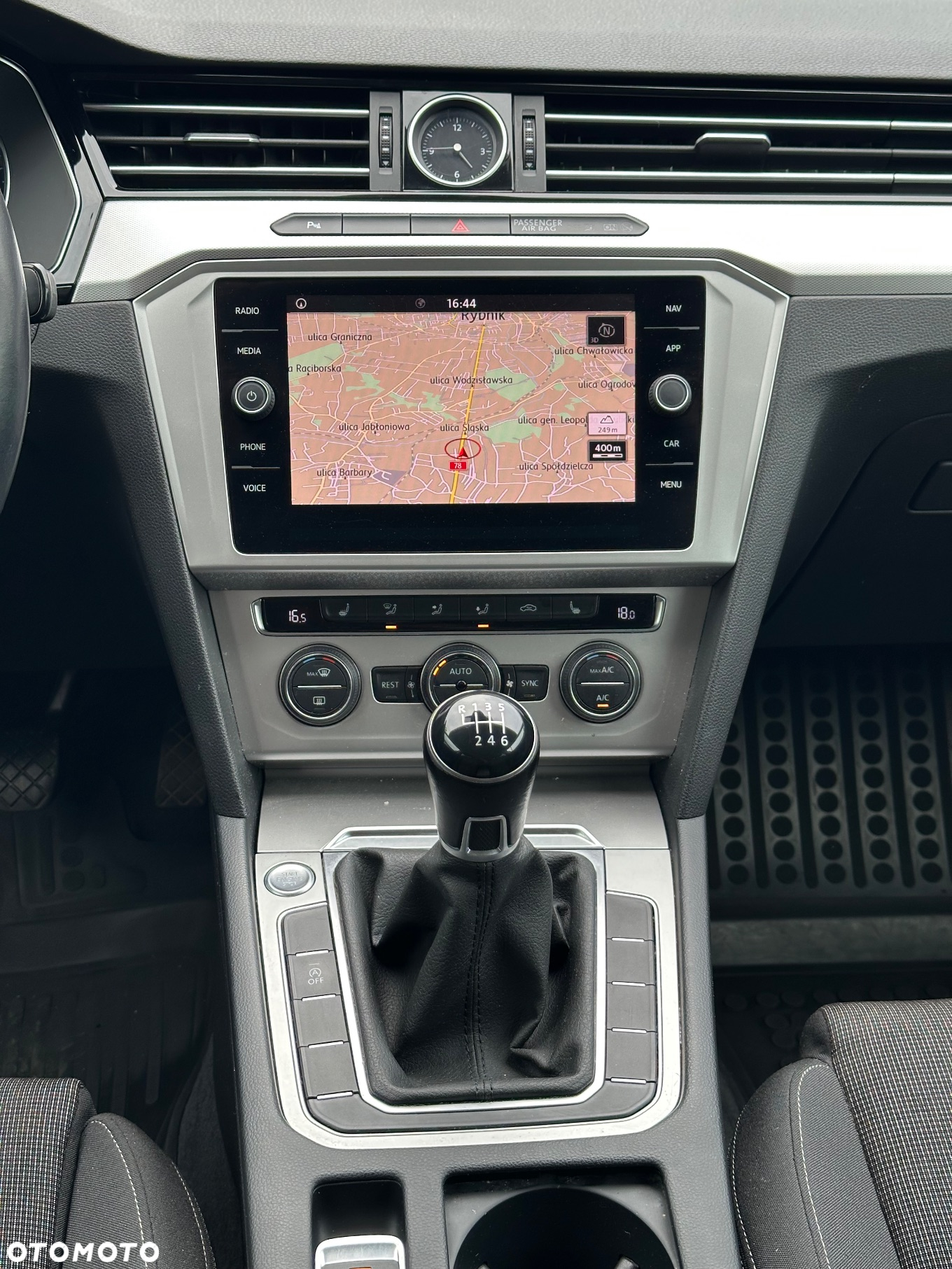 Volkswagen Passat 2.0 TDI SCR Comfortline - 8