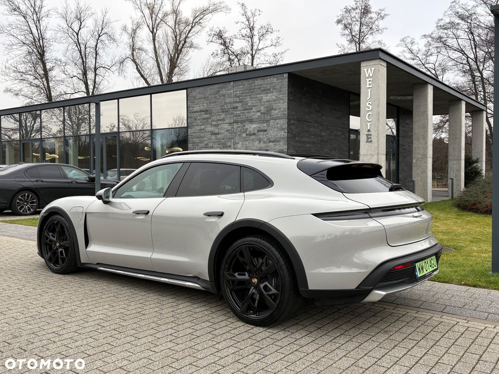 Porsche Taycan 4 - 6