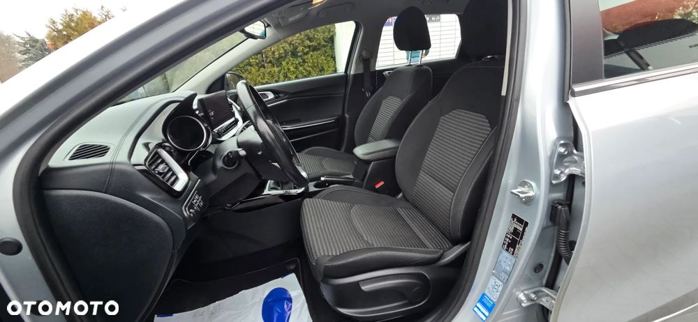 Kia Ceed 1.5 T-GDI OPF Vision - 30