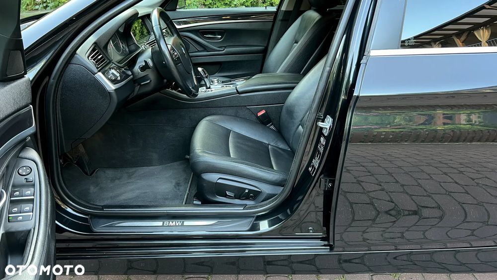BMW Seria 5 530d Sport-Aut - 22