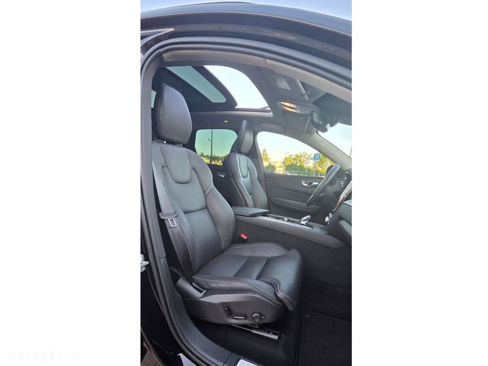 Volvo XC 60 B5 B AWD Ultra Dark - 9