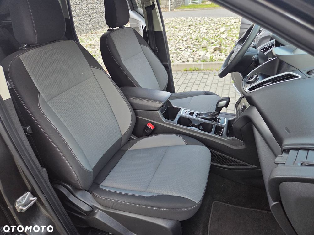 Ford Kuga - 26