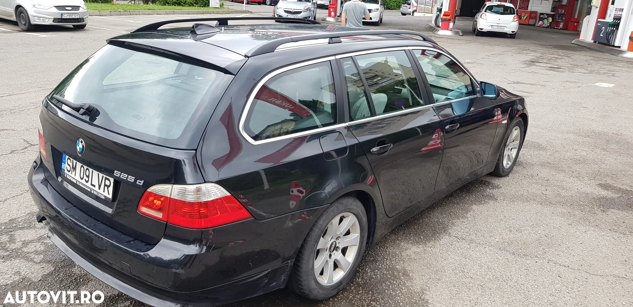 BMW Seria 5 525d Touring - 8