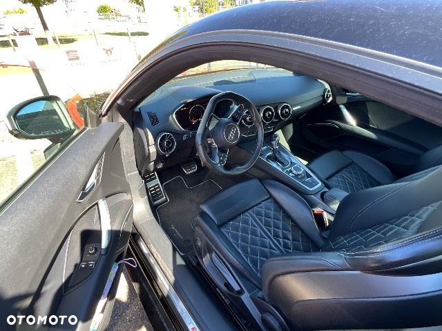 Audi TT S Coupé - 7
