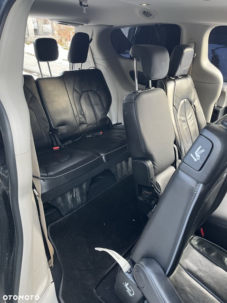 Chrysler Pacifica - 7