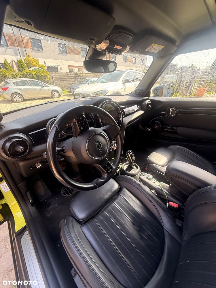 MINI Cooper Standard - 4