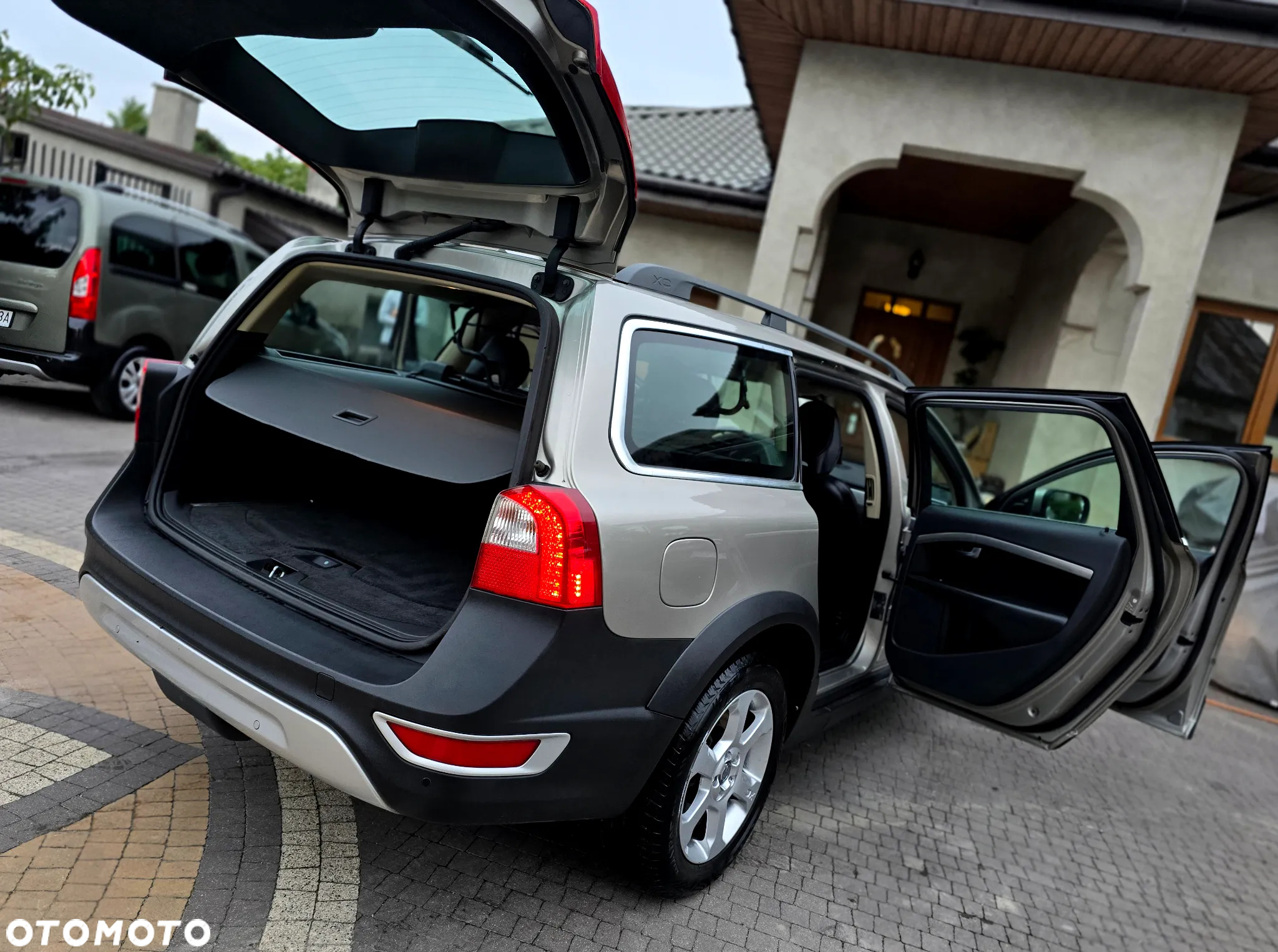 Volvo XC 70 - 12