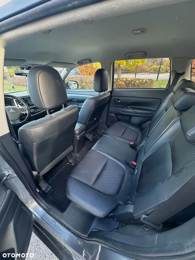 Mitsubishi Outlander 2.0 Intense + 4WD CVT - 11