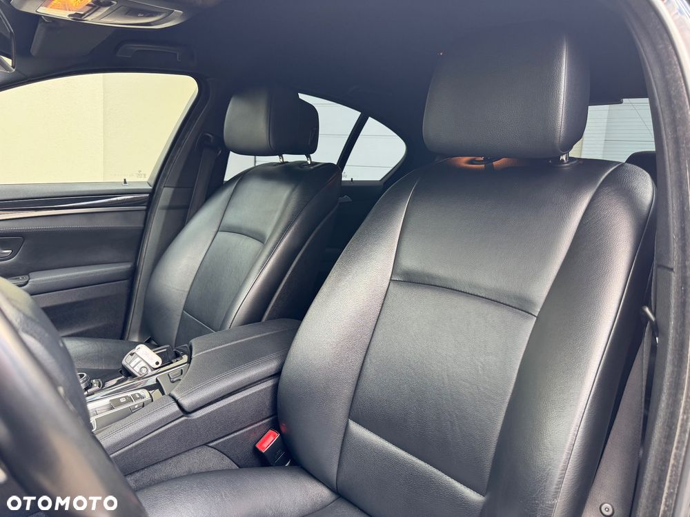 BMW Seria 5 535i - 33