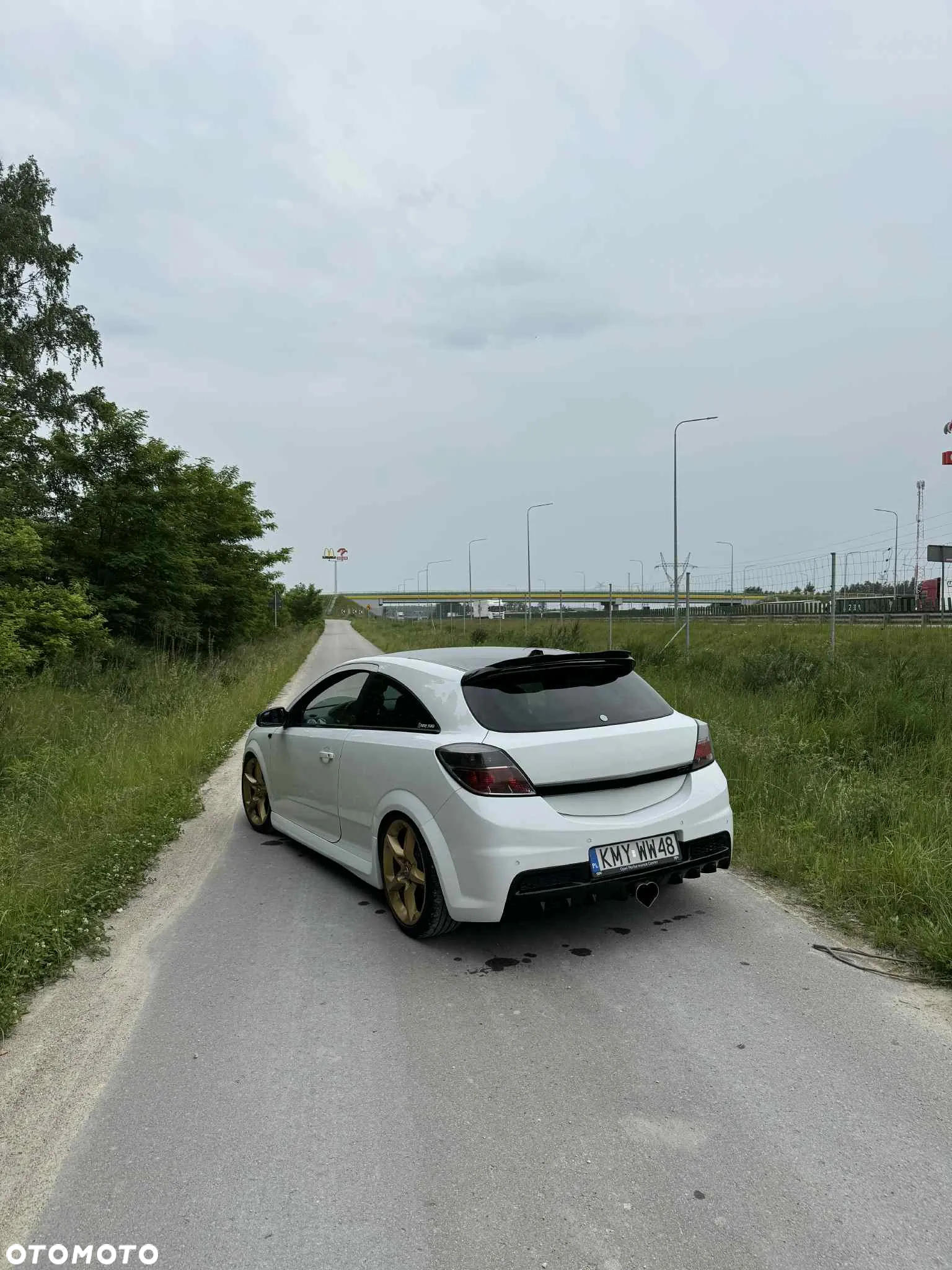 Opel Astra III GTC 2.0 T OPC - 4