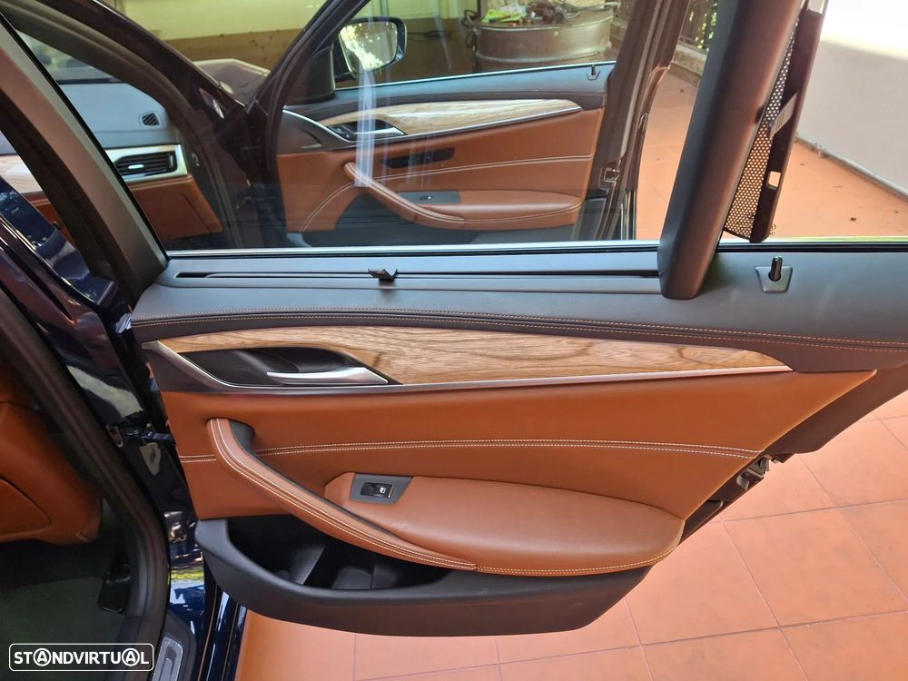 BMW 530 e Aut. Luxury Line - 32