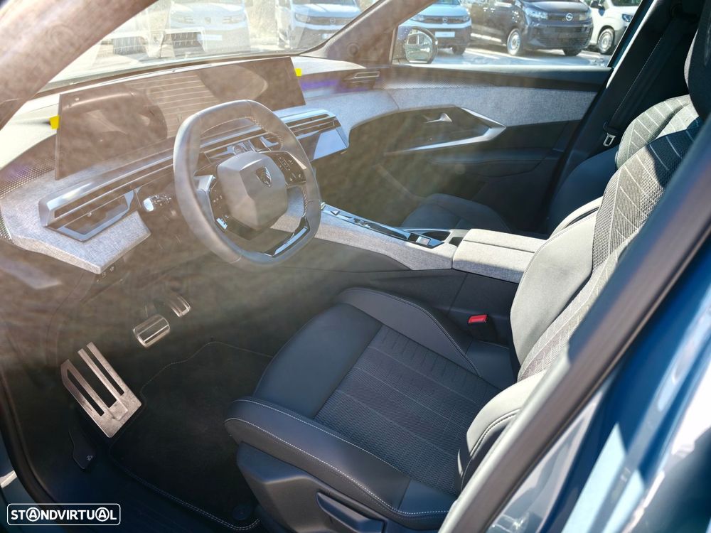 Peugeot E-3008 - 9