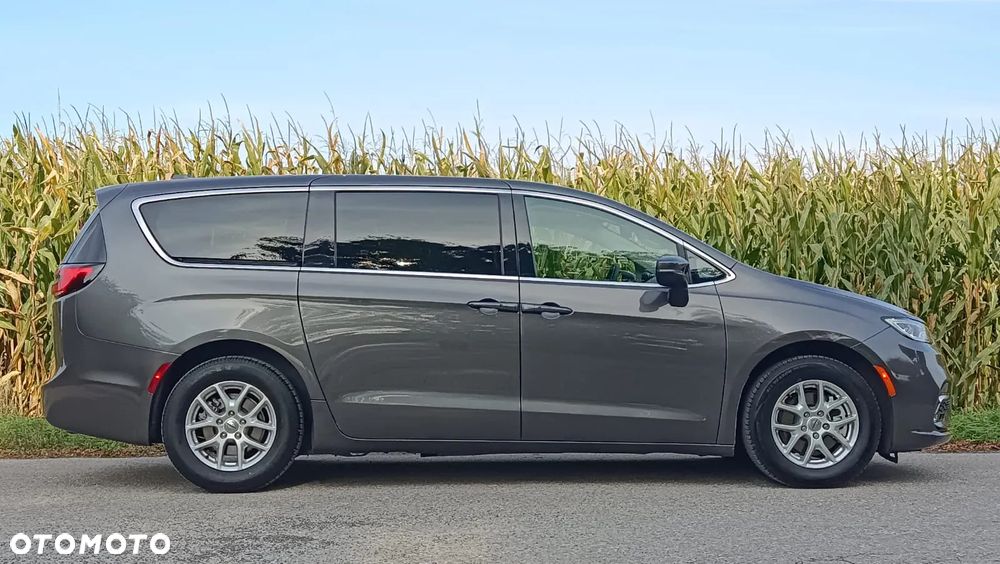 Chrysler Pacifica - 4