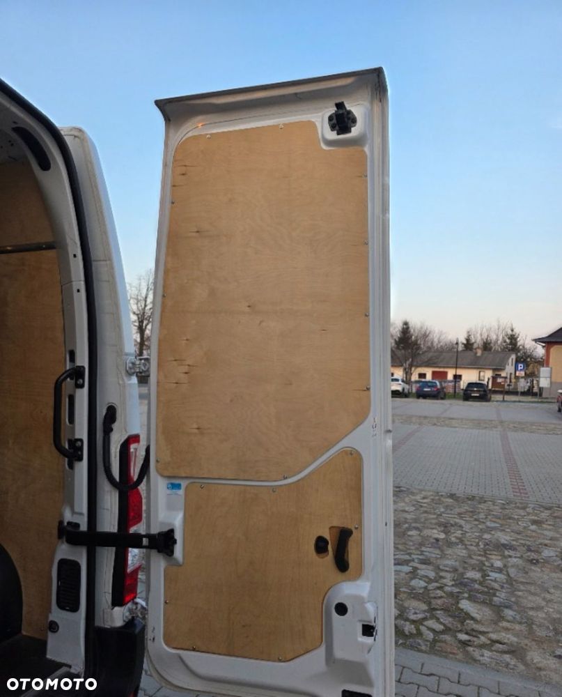 Renault Master - 25