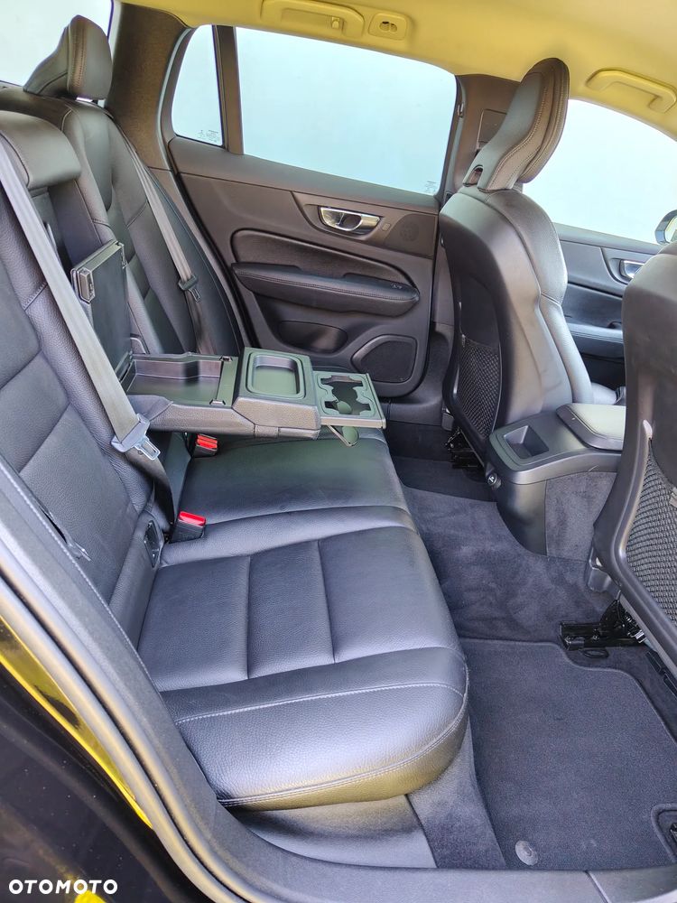 Volvo V60 D3 Momentum Pro - 20