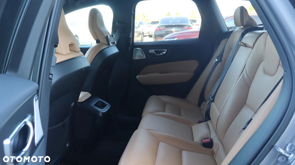Volvo XC 60 B5 D AWD Inscription - 20