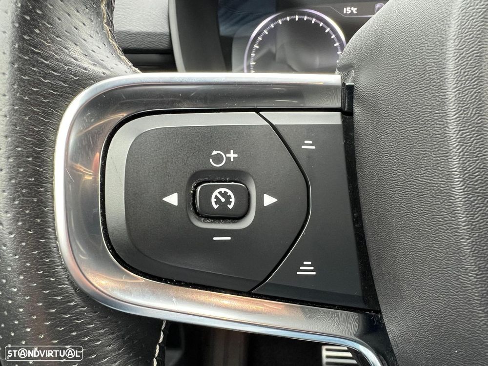 Volvo XC 40 - 18