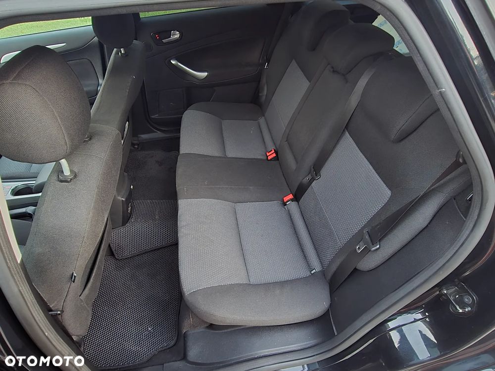 Ford Mondeo - 22