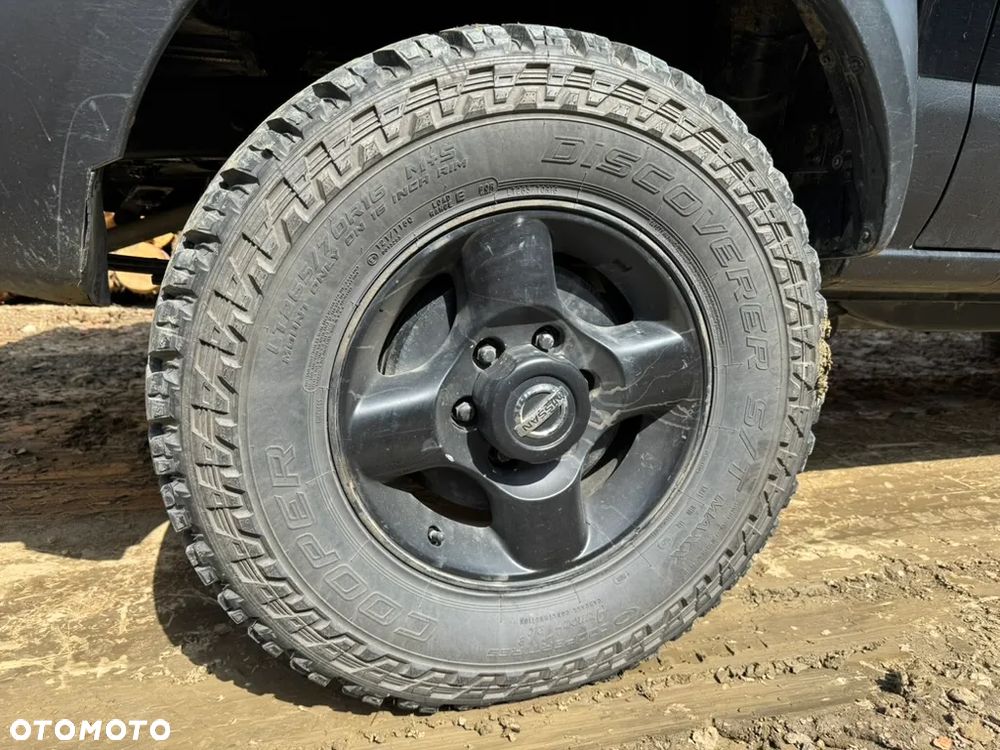 Nissan Pickup - 18