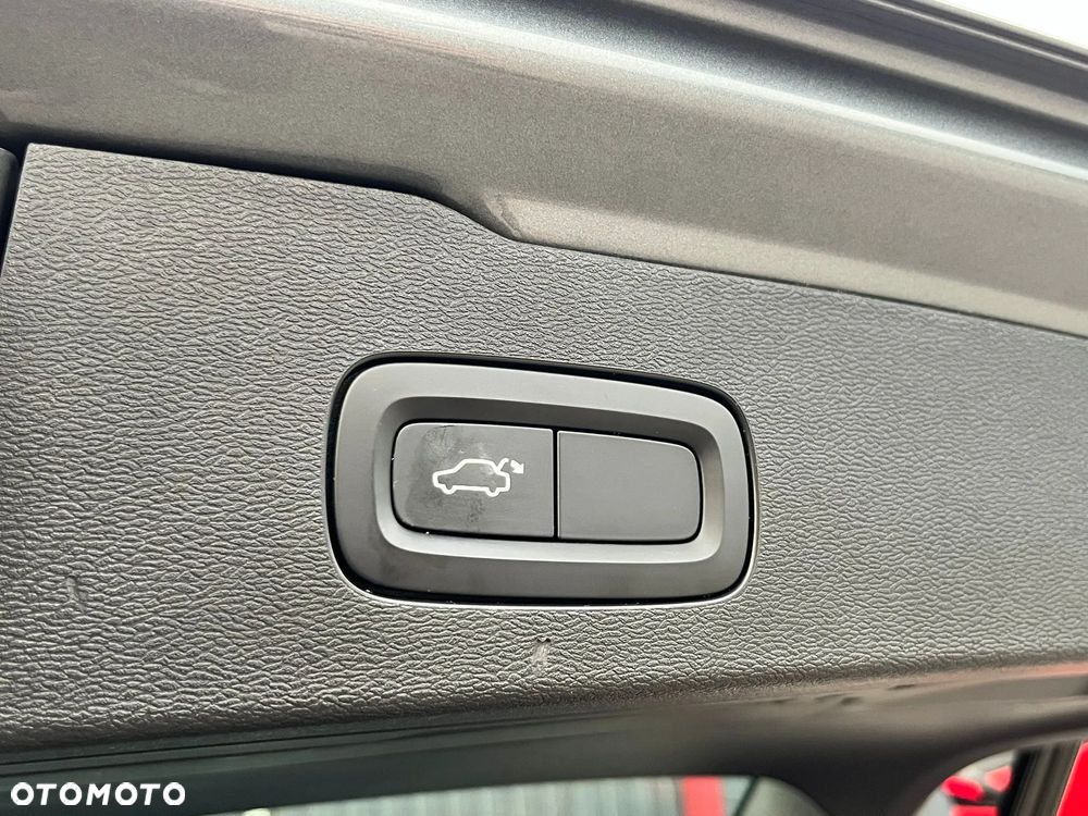 Volvo V60 D4 Momentum Pro - 32