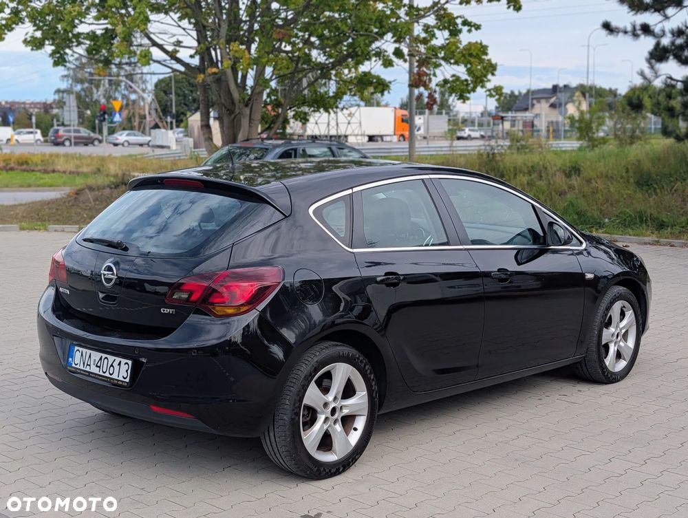 Opel Astra 1.7 CDTI DPF ecoFLEX Start/Stop Design Edition - 2