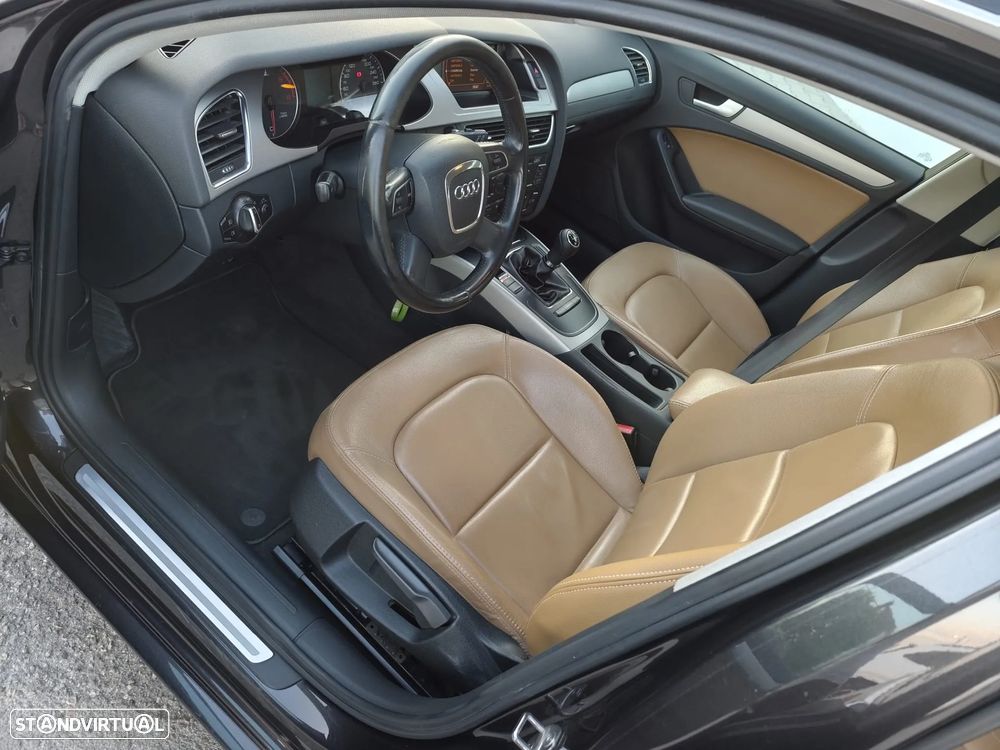 Audi A4 Avant 2.0 TDI Advance - 12