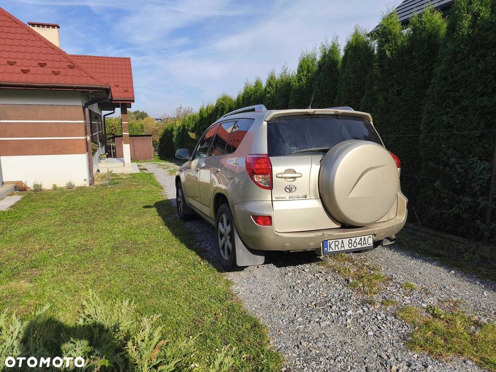 Toyota RAV4 - 8