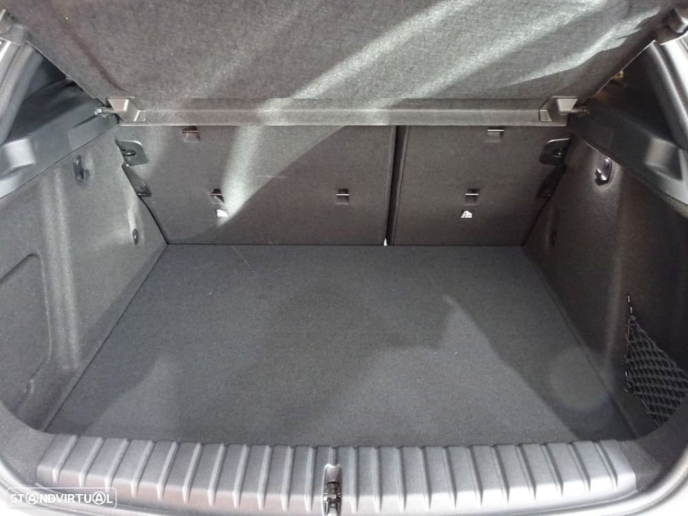 BMW 116 d Pack Desportivo M Auto - 35
