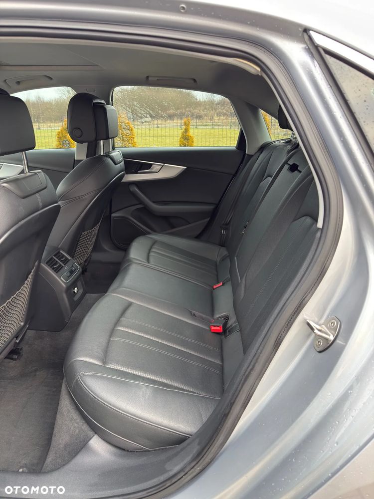 Audi A4 Limousine - 14